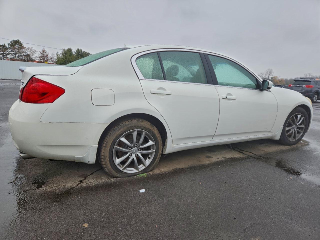 2009 Infiniti G37 - Image 3