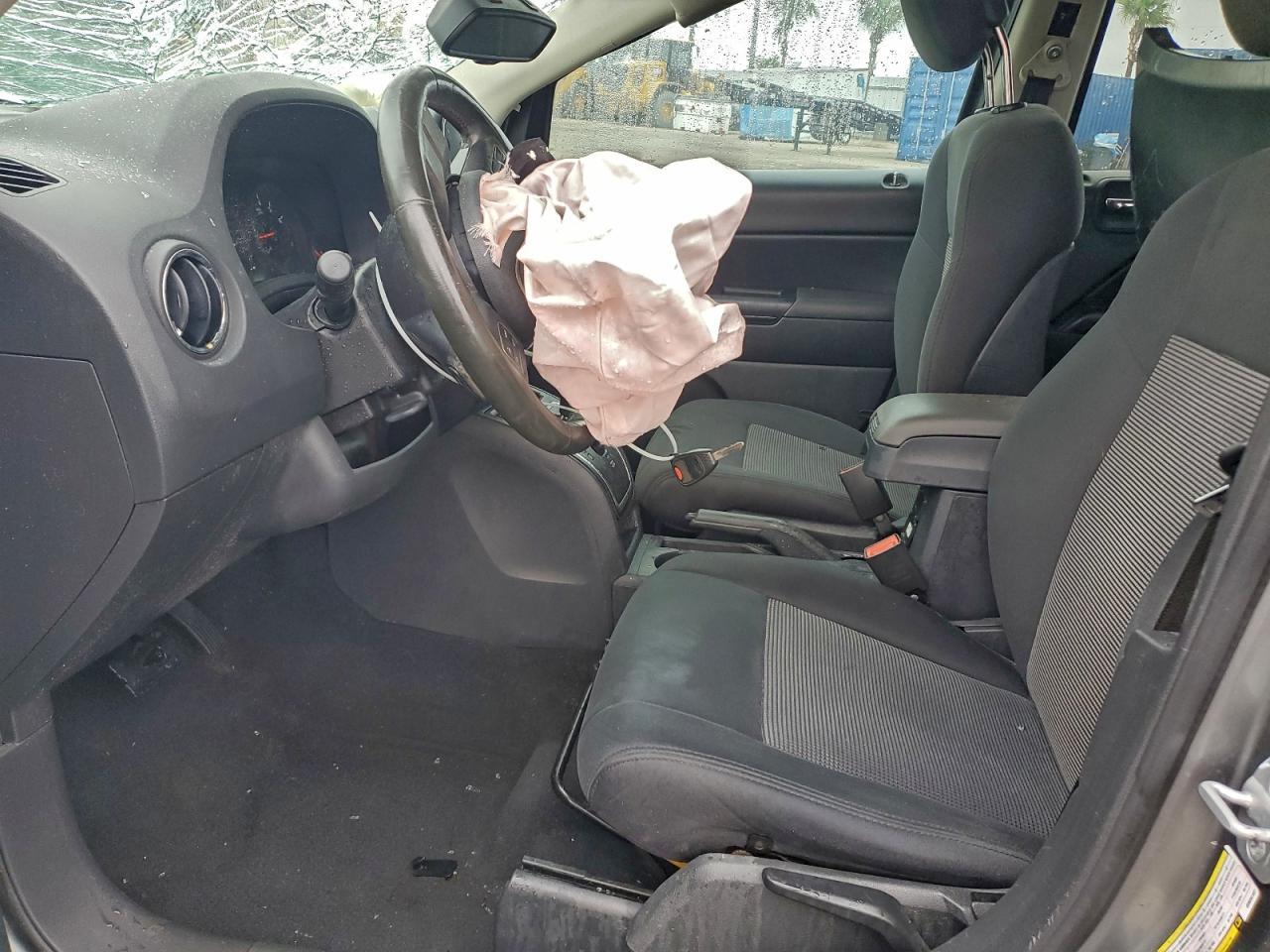 2012 Jeep Compass Latitude - Фото 7