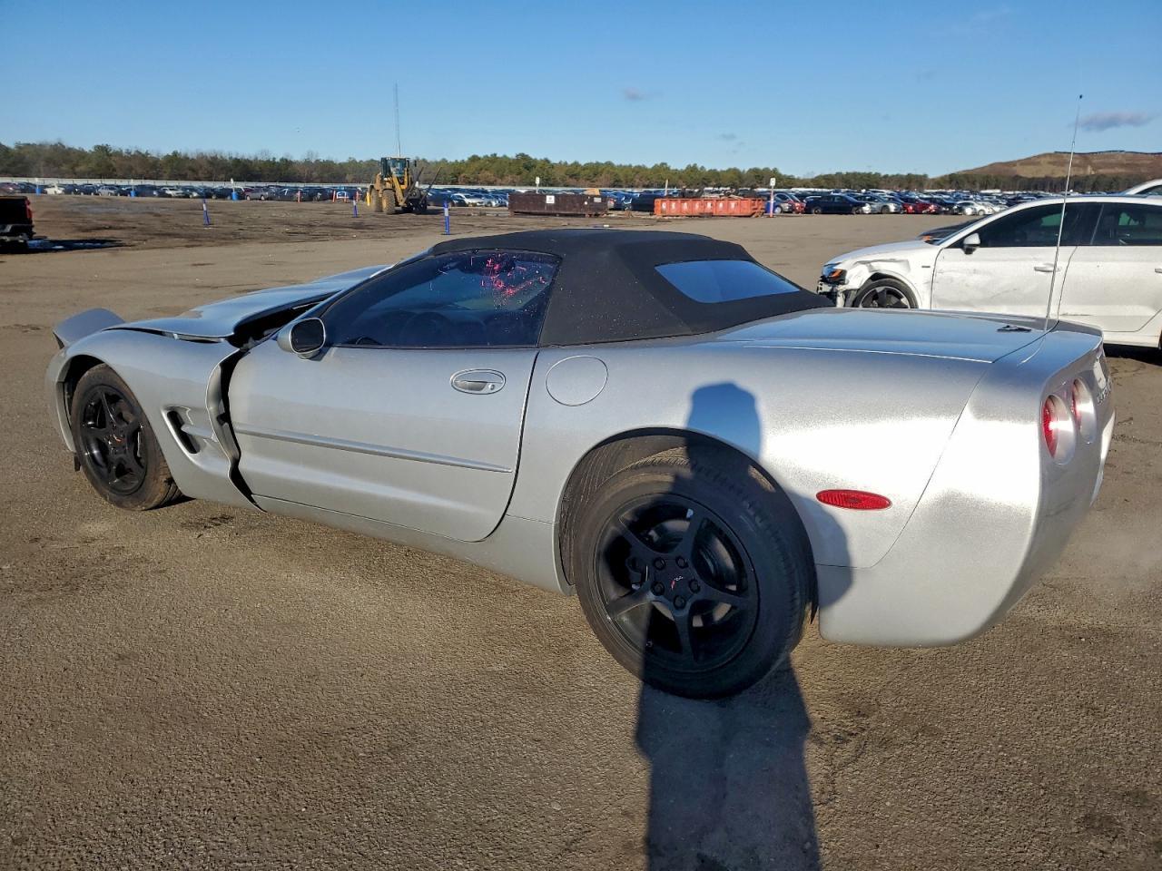 2002 Chevrolet Corvette - Фото 2