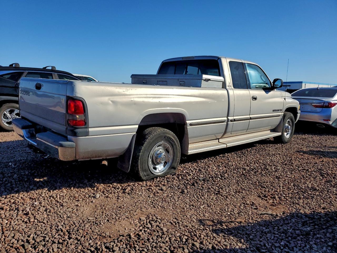 1999 Dodge Ram 2500 - Фото 3