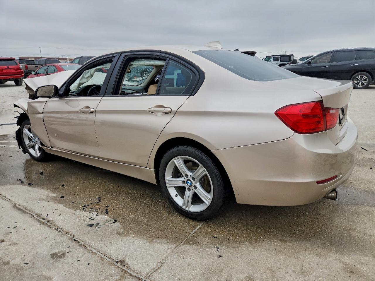 2014 BMW 320 I - Image 2