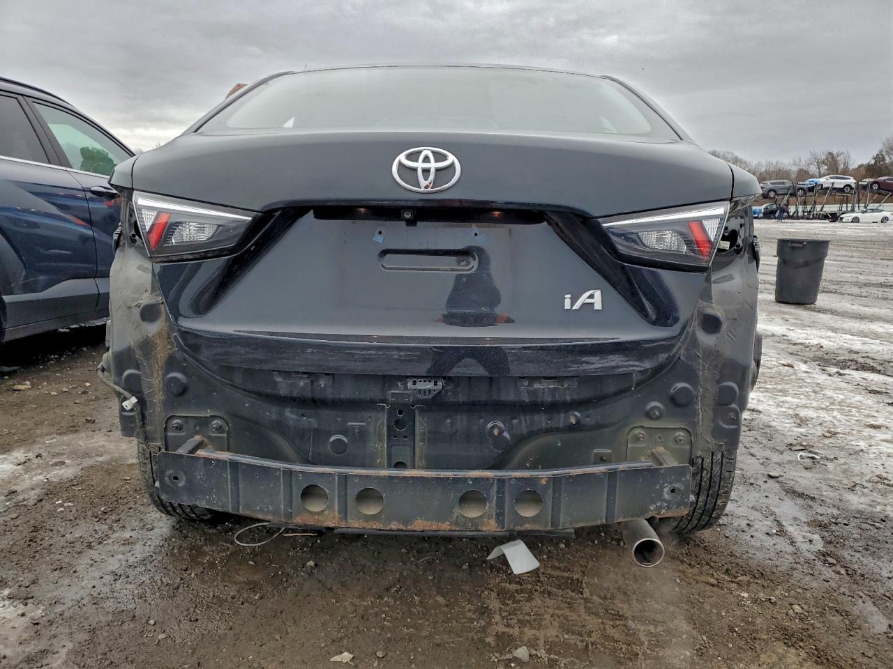 2017 Toyota Yaris Ia - Фото 6