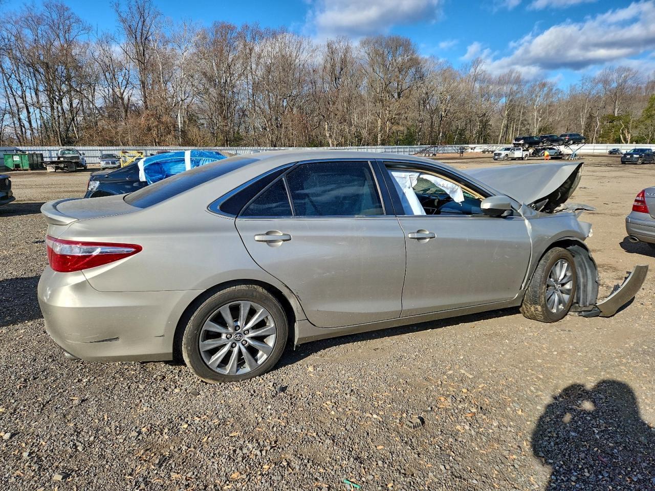 2016 Toyota Camry - Image 3