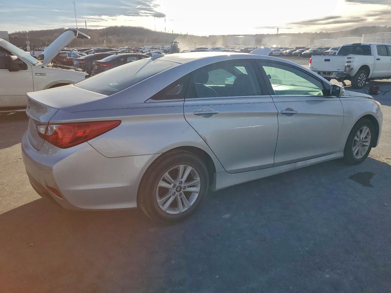 2014 Hyundai Sonata Gls - Фото 3