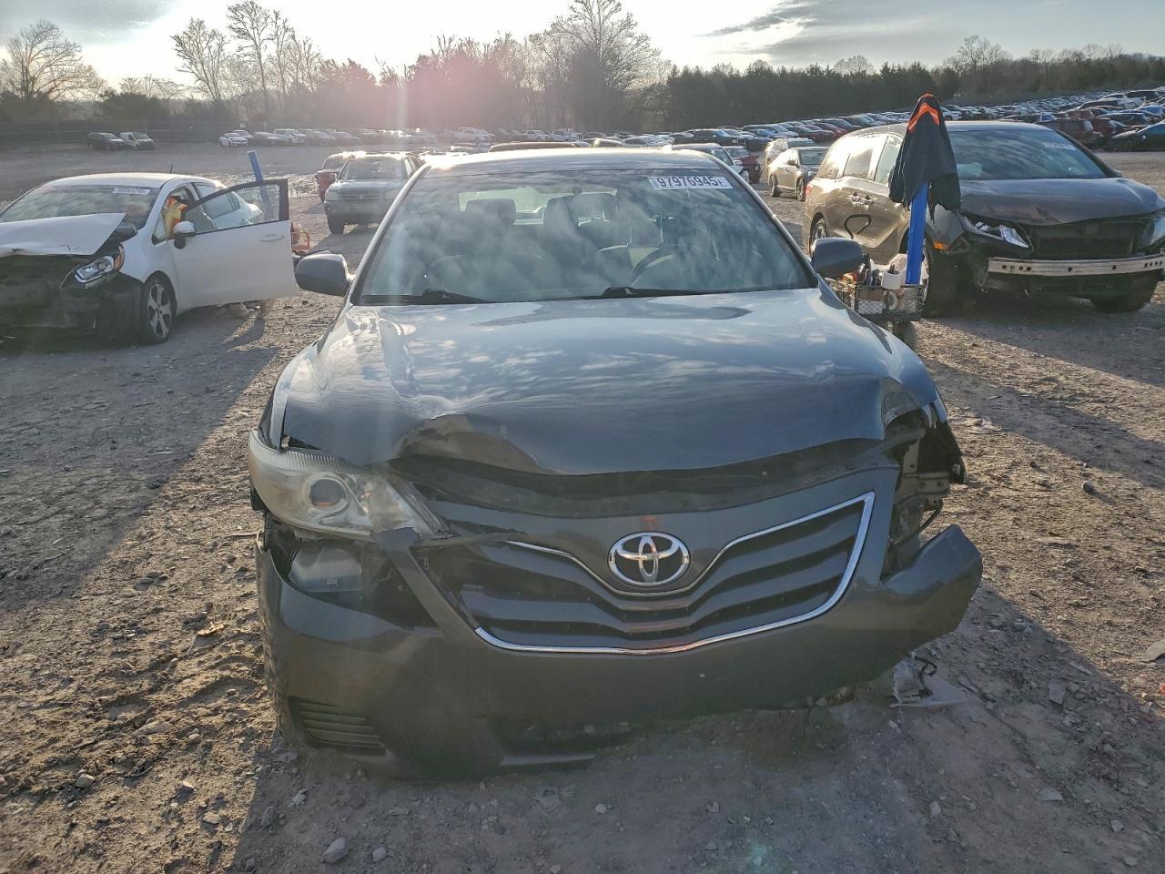 2011 Toyota Camry Base - Фото 5