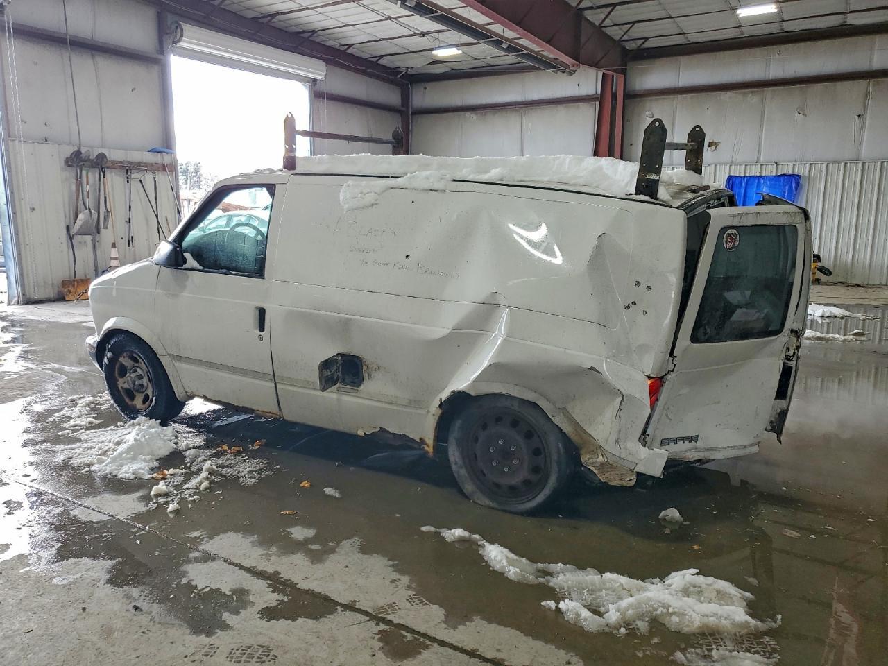 2005 GMC Safari Xt - Фото 2