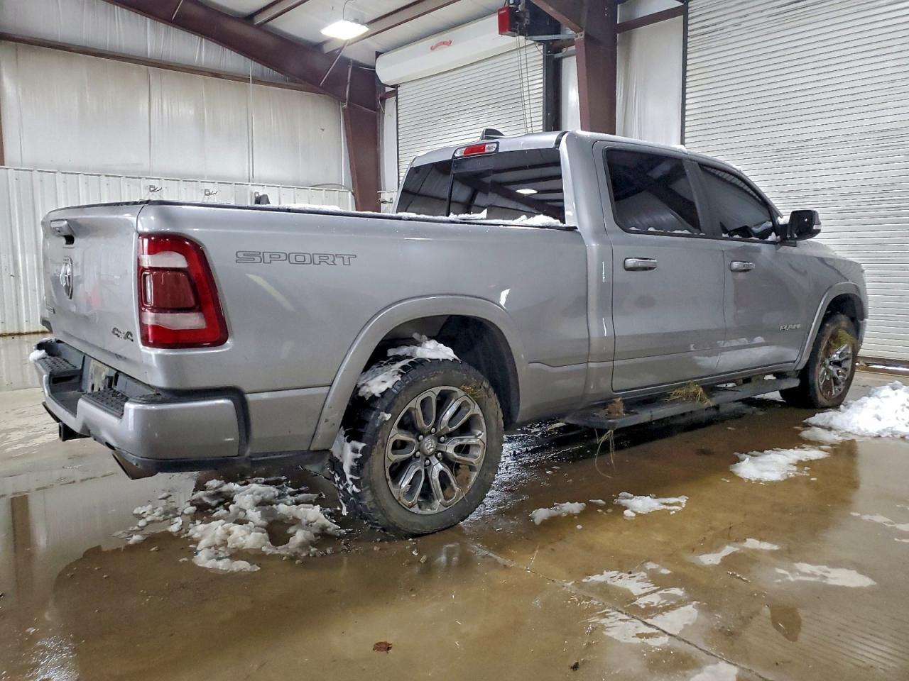 2020 Ram 1500 Laramie - Фото 3