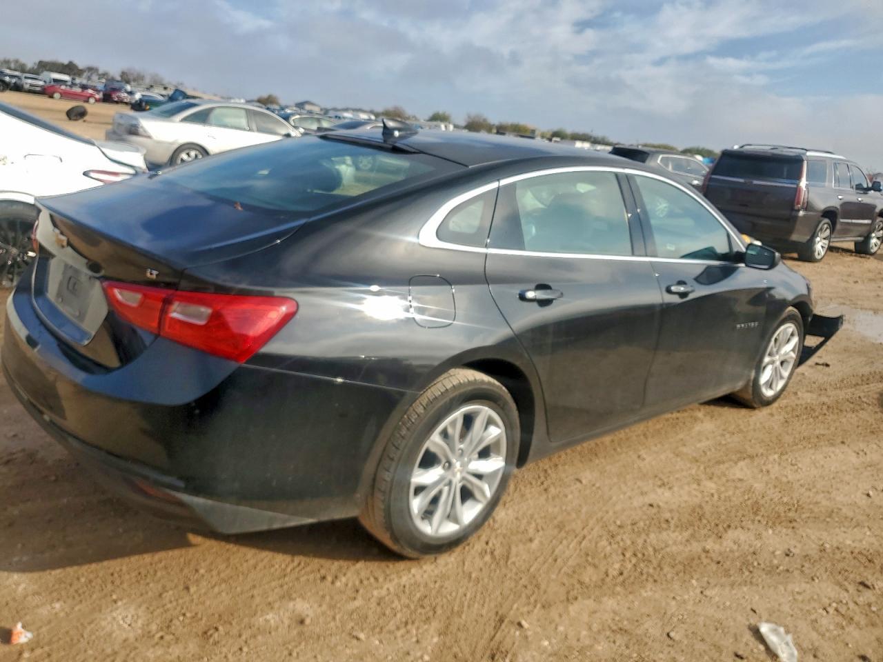 2024 Chevrolet Malibu Lt - Image 3