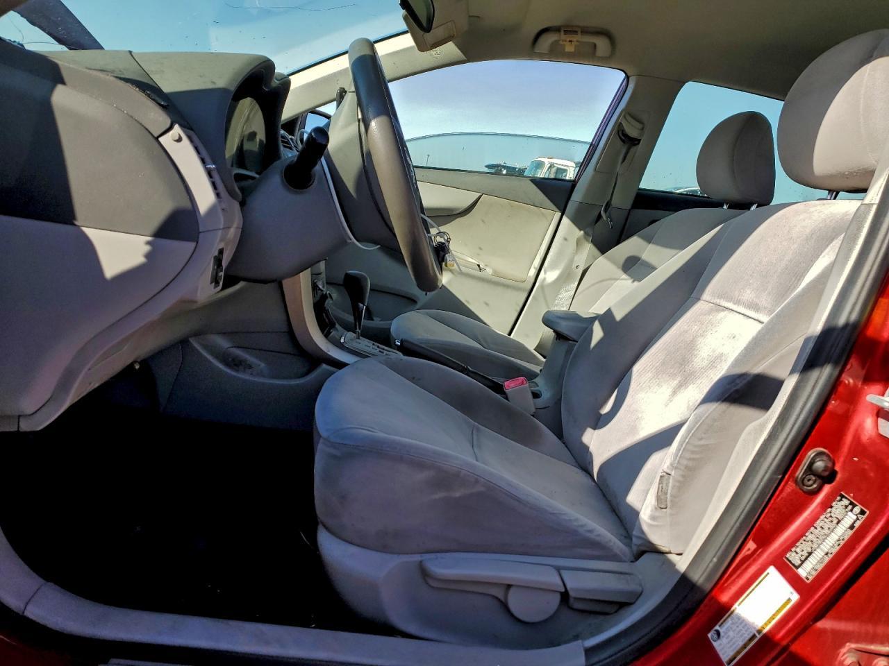 2010 Toyota Corolla Base - Фото 7