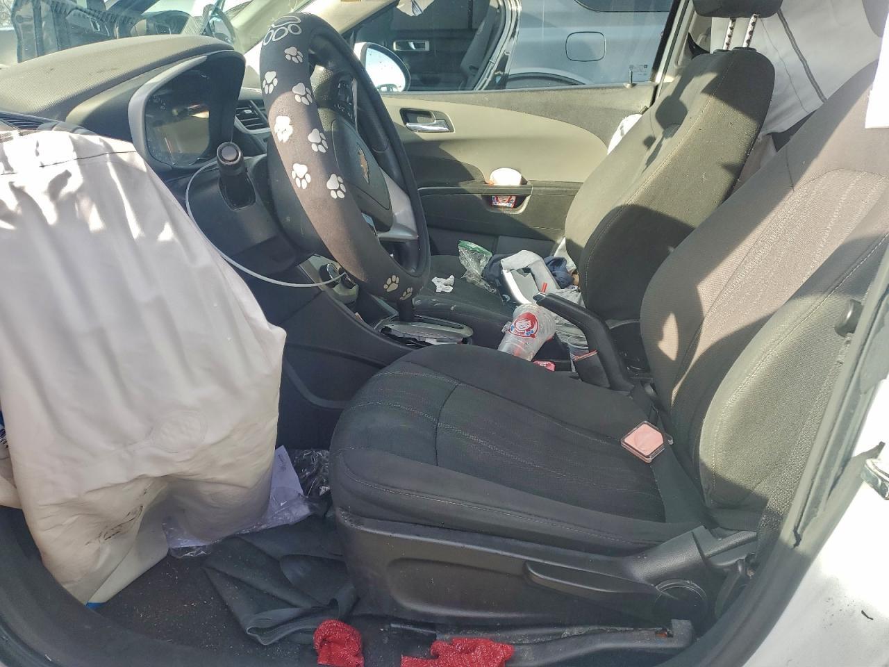 2018 Chevrolet Sonic Lt - Image 7