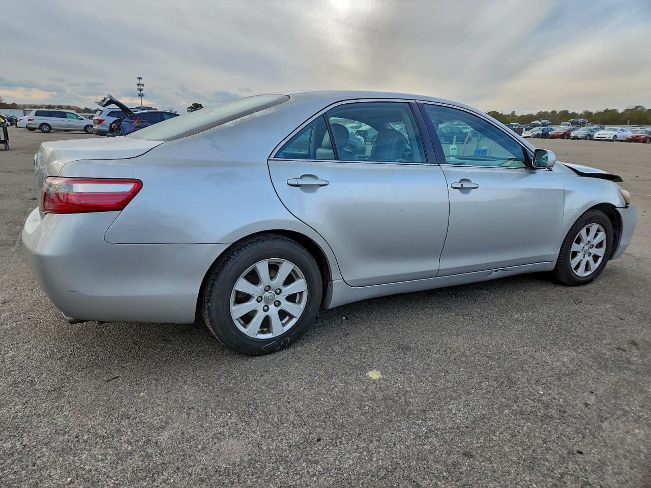 2007 Toyota Camry Le - Фото 3