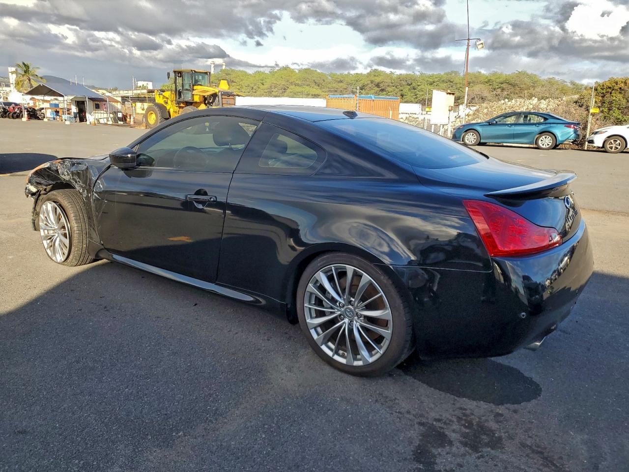 2015 Infiniti Q60 - Image 2
