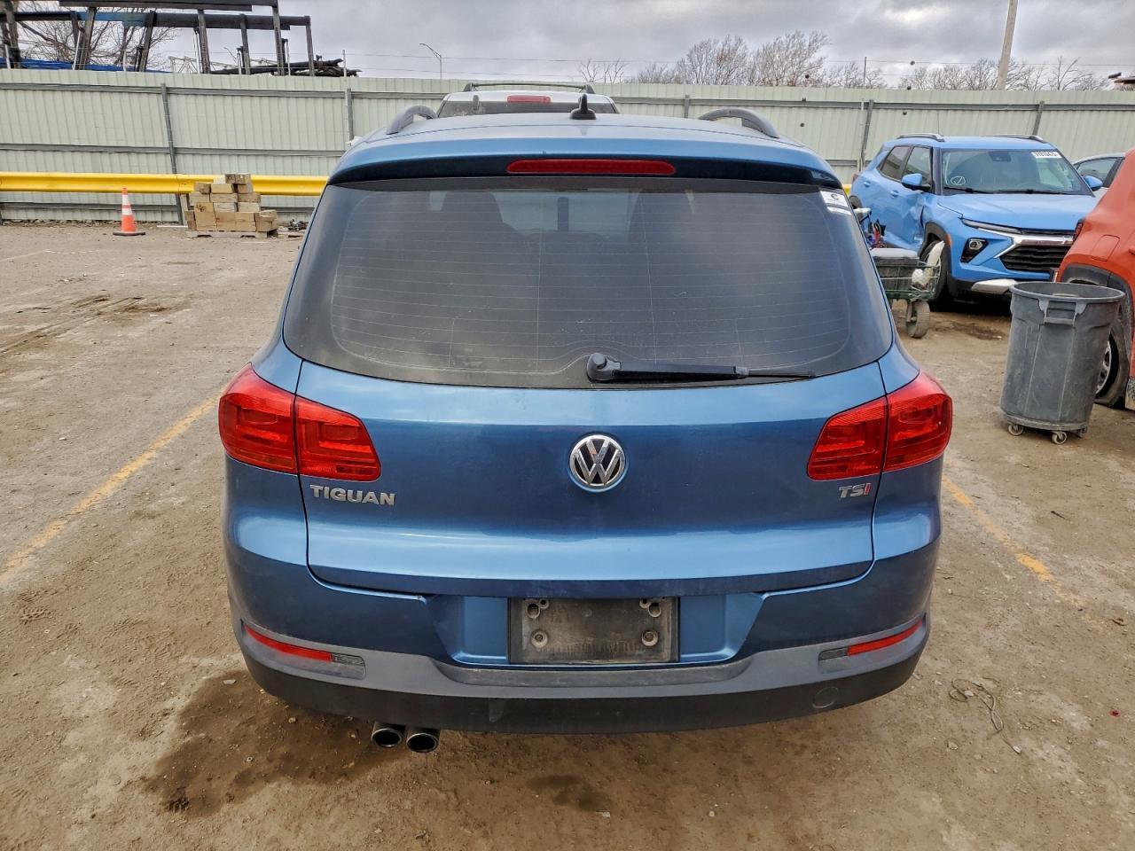 2017 Volkswagen Tiguan S - Image 6