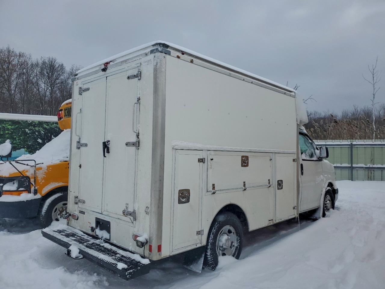 2018 Chevrolet Express G3500 - Image 3