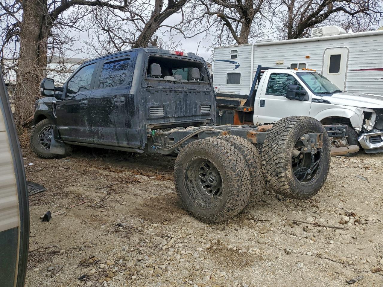 2020 Ford F350 Super Duty - Image 2