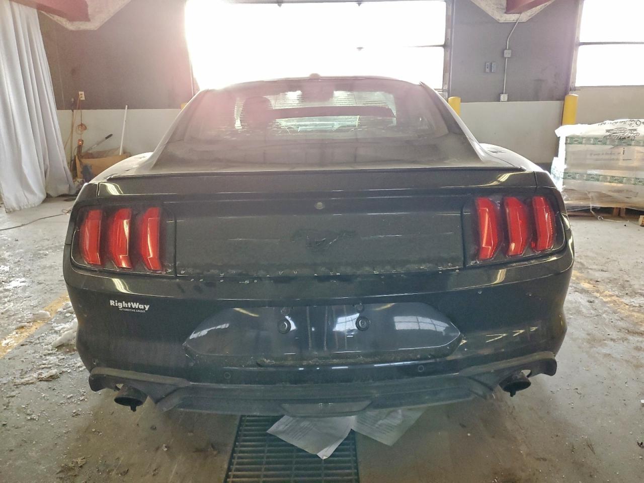 2019 Ford Mustang - Image 6
