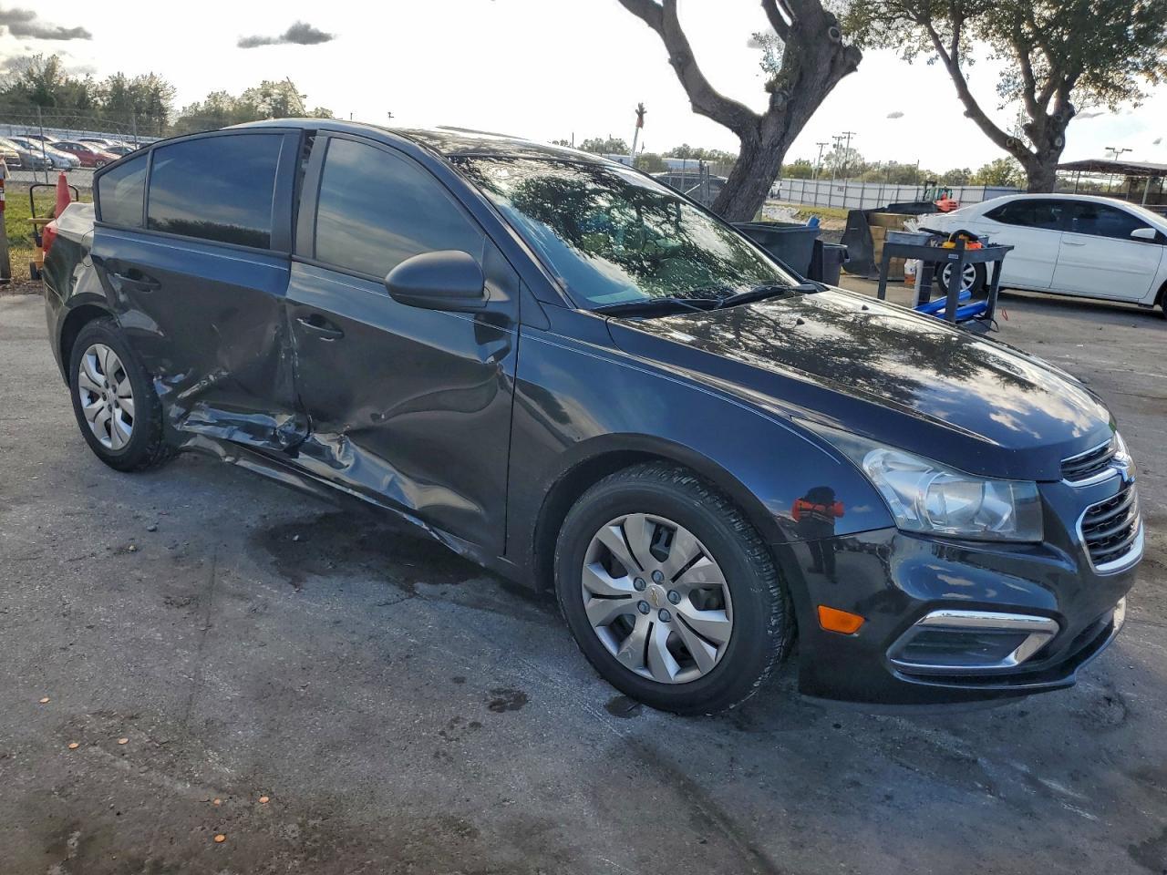 2015 Chevrolet Cruze Ls - Фото 4