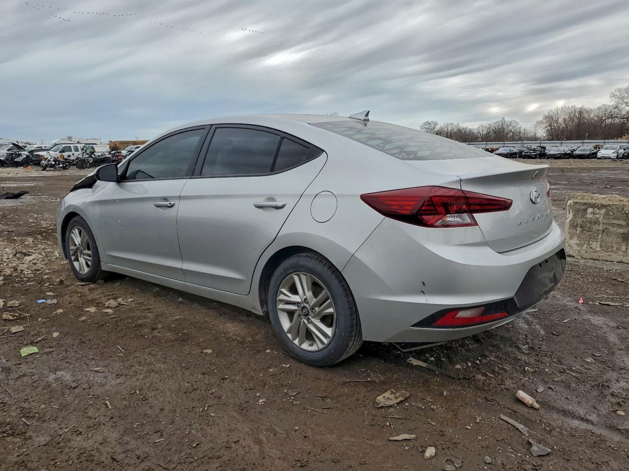2019 Hyundai Elantra Sel - Фото 2