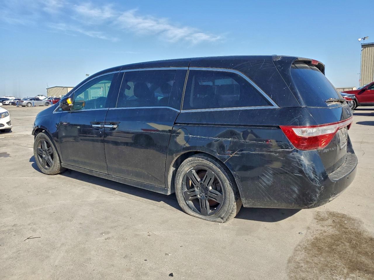 2011 Honda Odyssey - Image 2