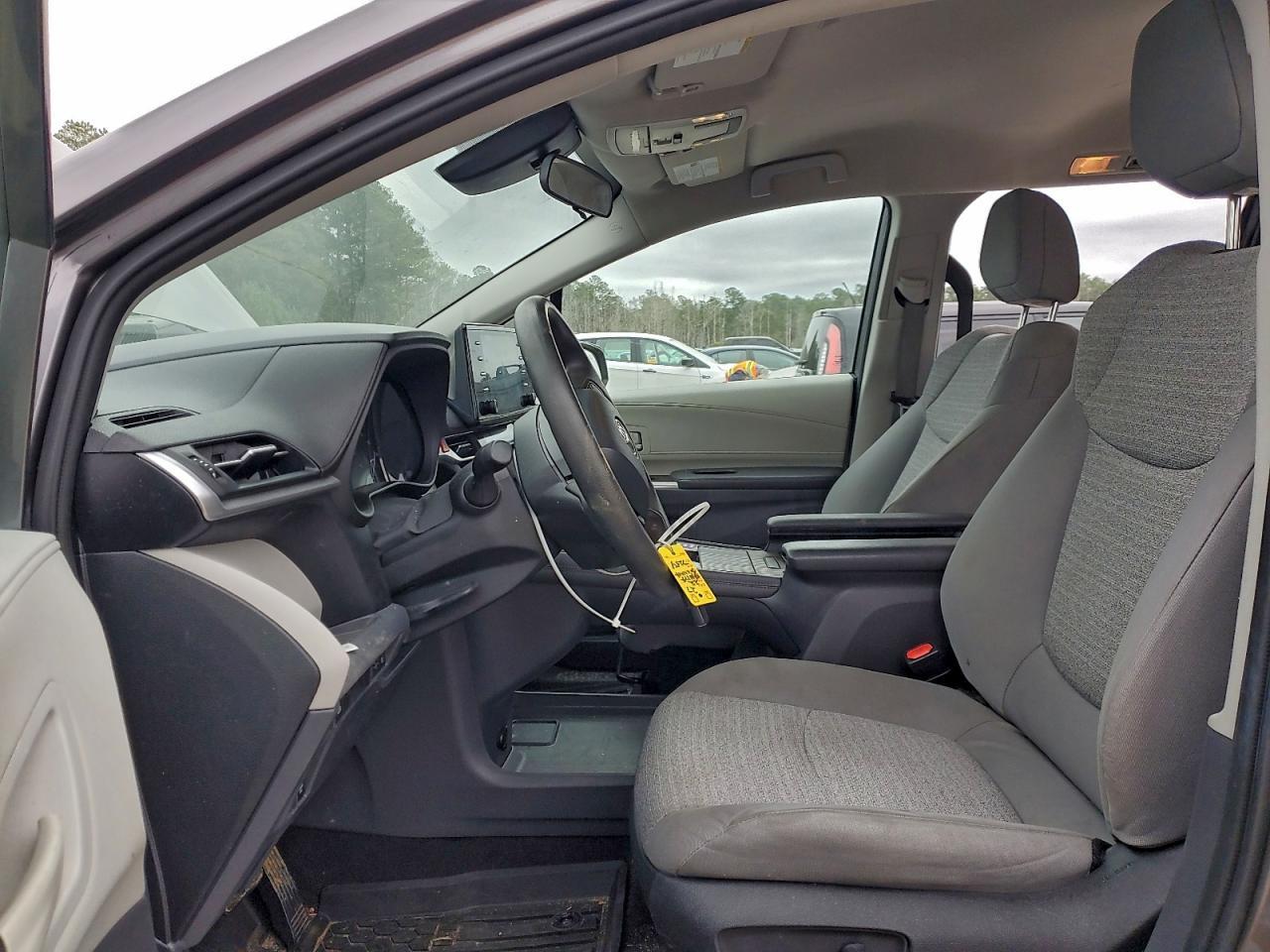 2022 Toyota Sienna Le - Фото 7