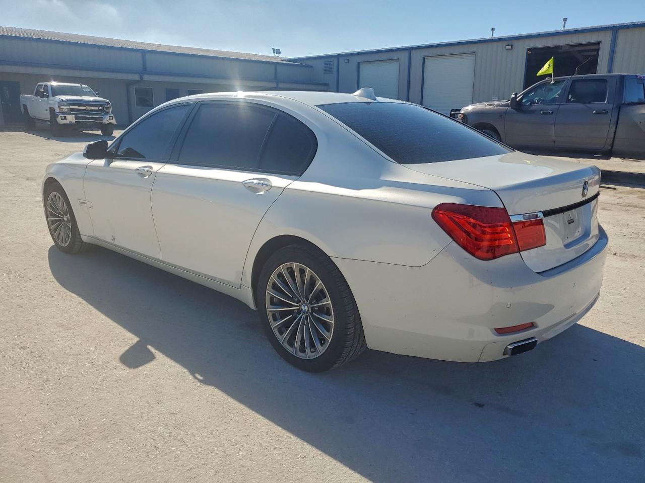 2009 BMW 750 Li - Фото 2