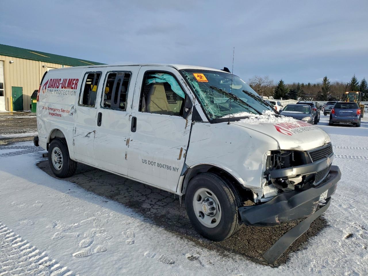 2025 Chevrolet Express G3500 - Фото 4