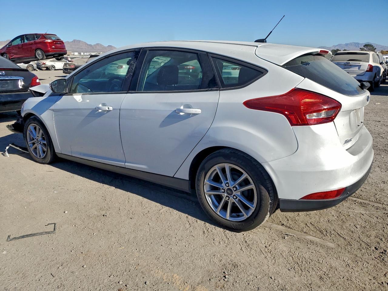 2016 Ford Focus Se - Image 2