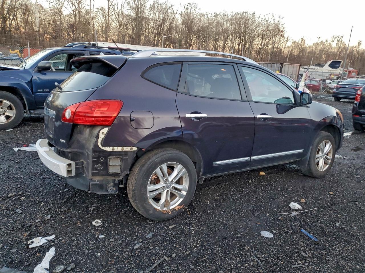 2015 Nissan Rogue Select S - Image 3