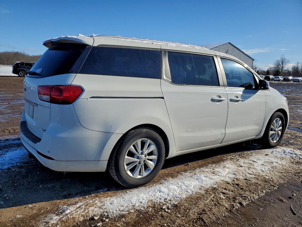 2016 Kia Sedona Lx - Image 3
