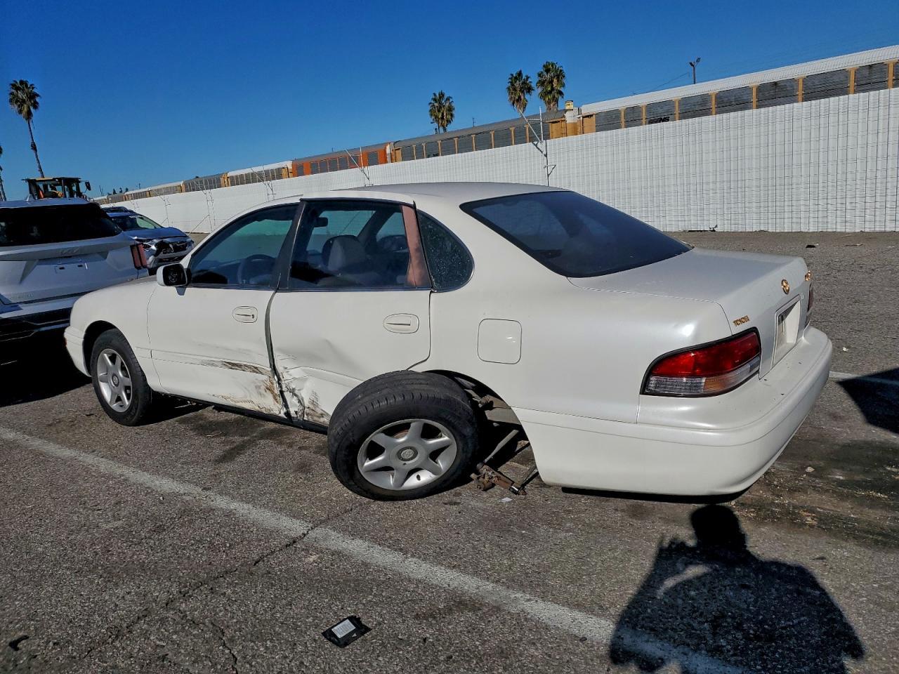 1997 Toyota Avalon - Image 2