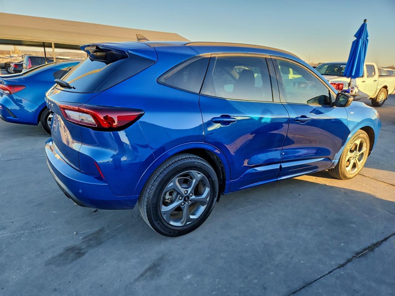 2023 Ford Escape St Line - Image 3
