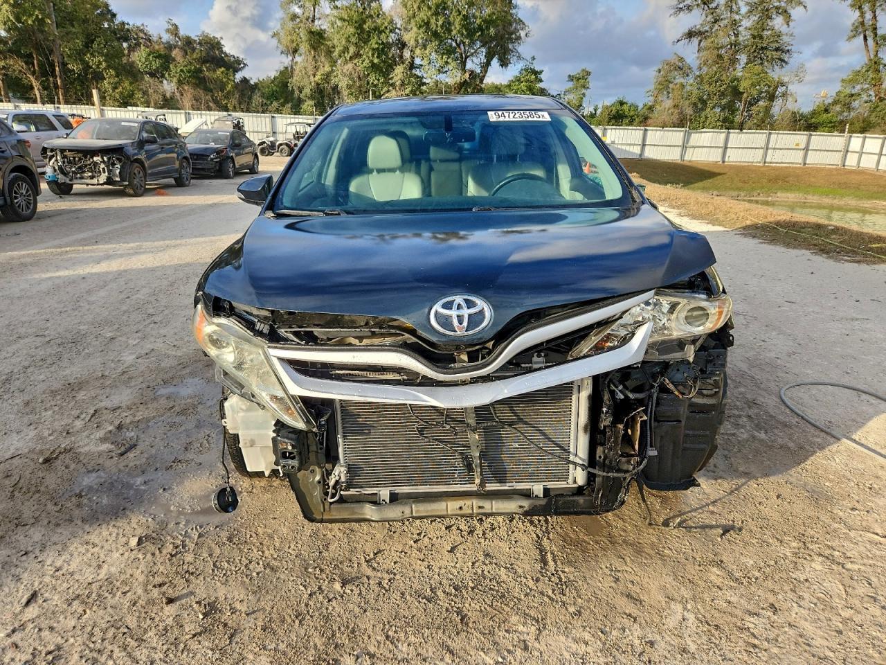 2014 Toyota Venza Le - Image 5