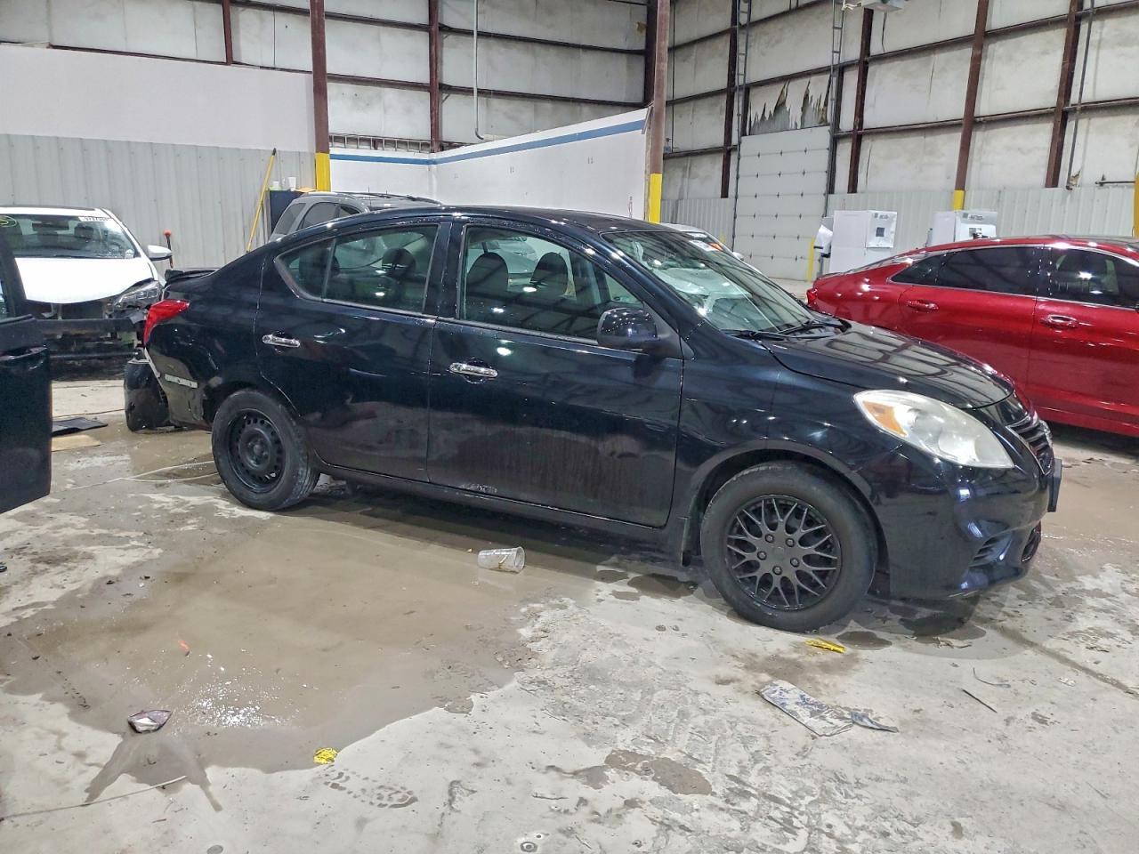 2014 Niss Versa - Фото 4