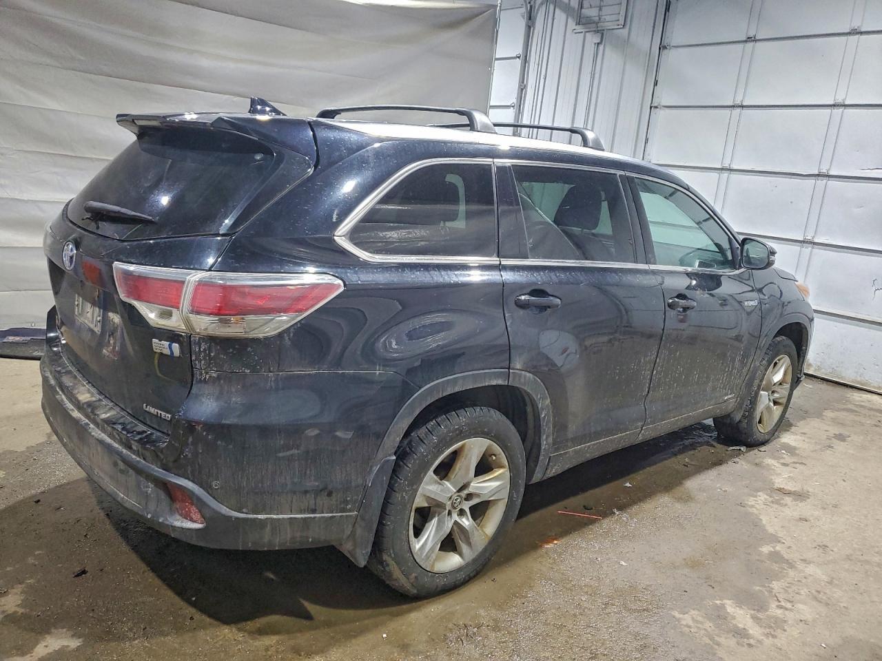 2016 Toyota Highlander Hybrid Limited - Image 3