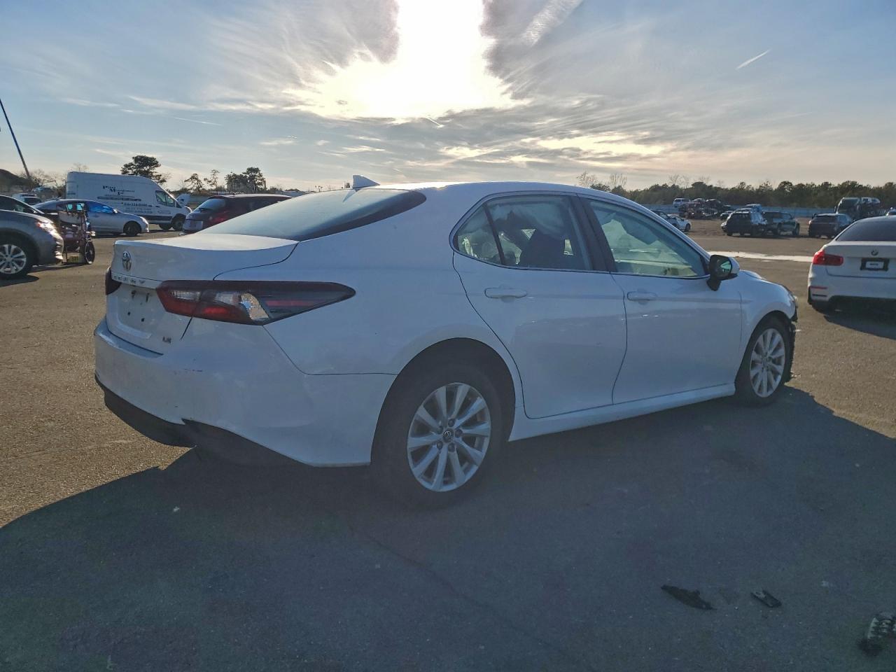 2020 Toyota Camry Le - Image 3