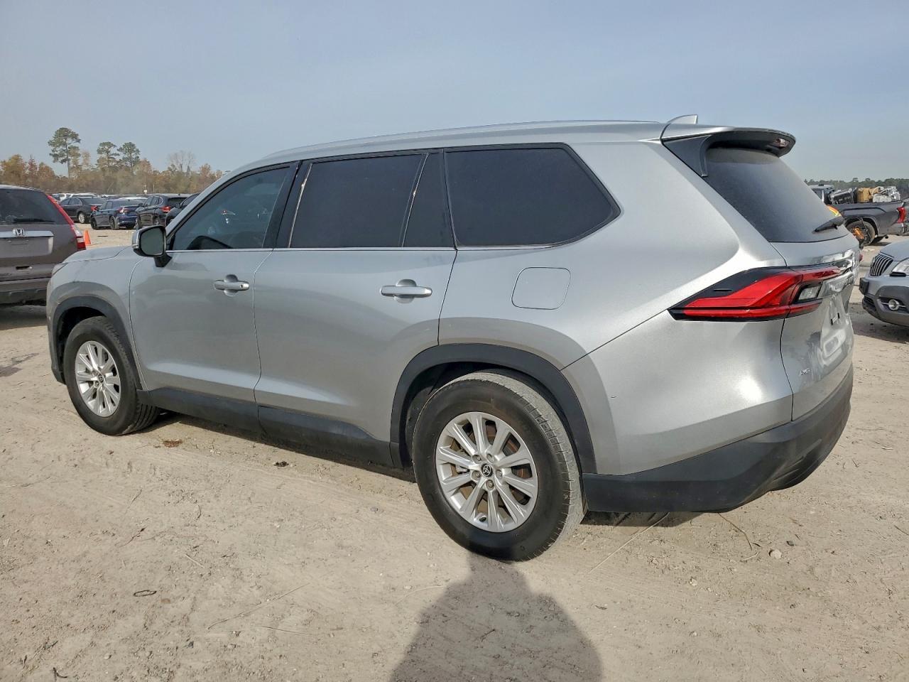 2024 Toyota Grand Highlander Xle - Image 2