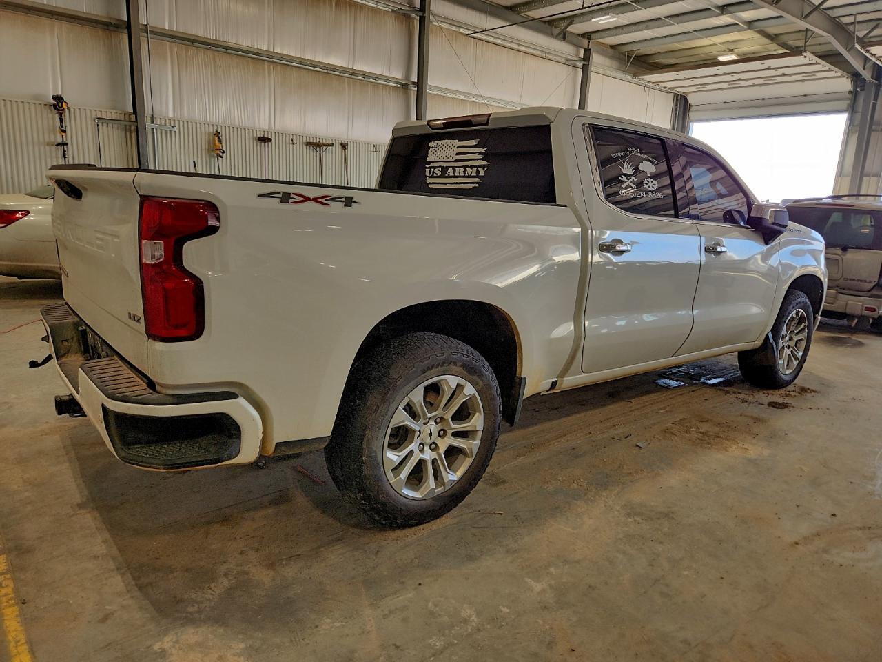 2022 Chevrolet Silverado K1500 Ltz - Фото 3