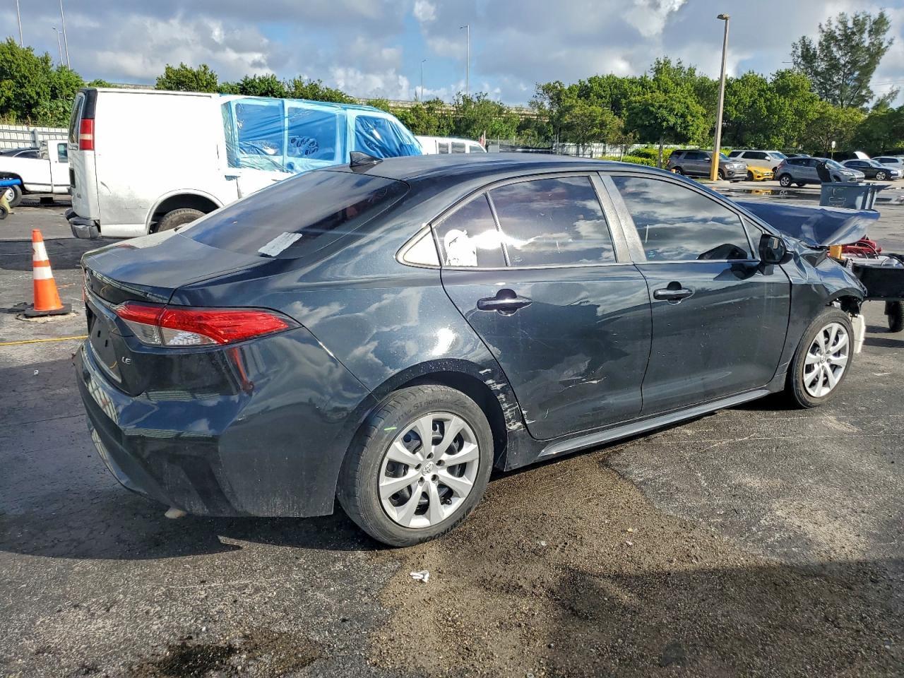 2020 Toyota Corolla Le - Фото 3
