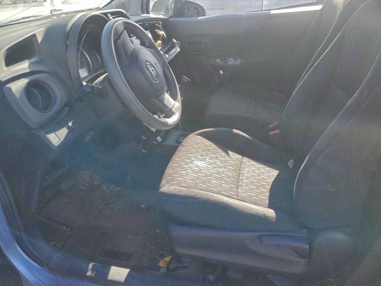 2014 Toyota Yaris - Image 7