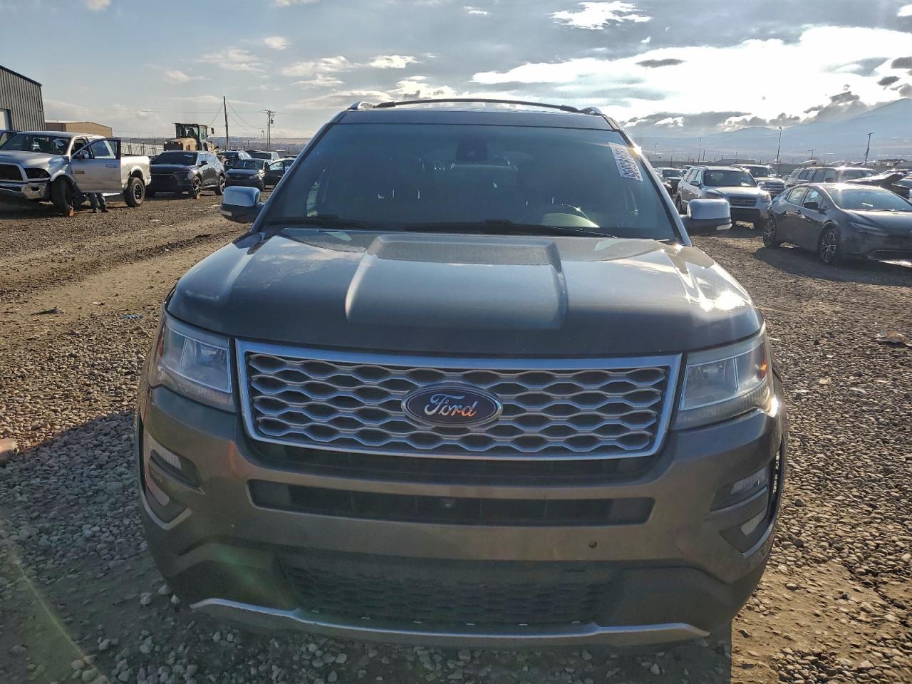 2016 Ford Explorer Platinum - Image 5