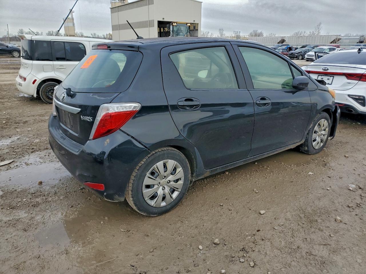 2012 Toyota Yaris - Image 3
