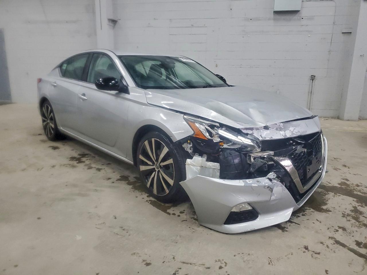 2021 Nissan Altima Sr - Фото 4