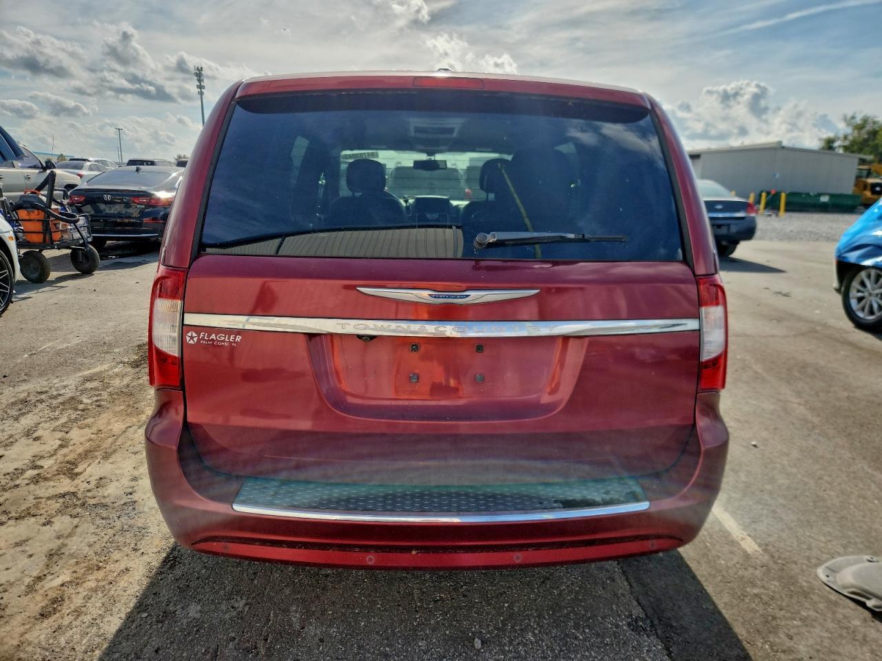 2013 Chrysler Town And C - Image 6