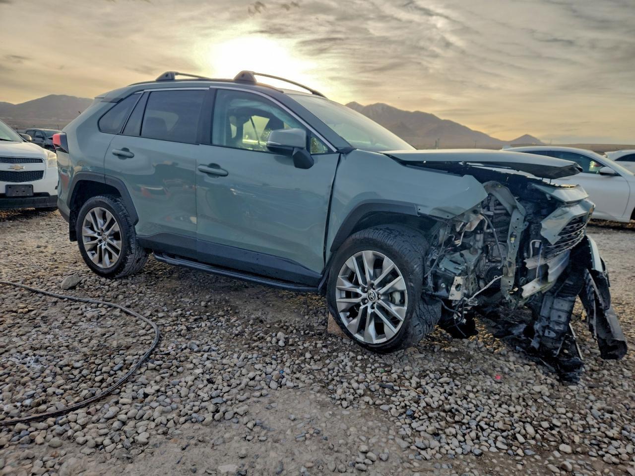 2022 Toyota Rav4 Xle Premium - Image 4