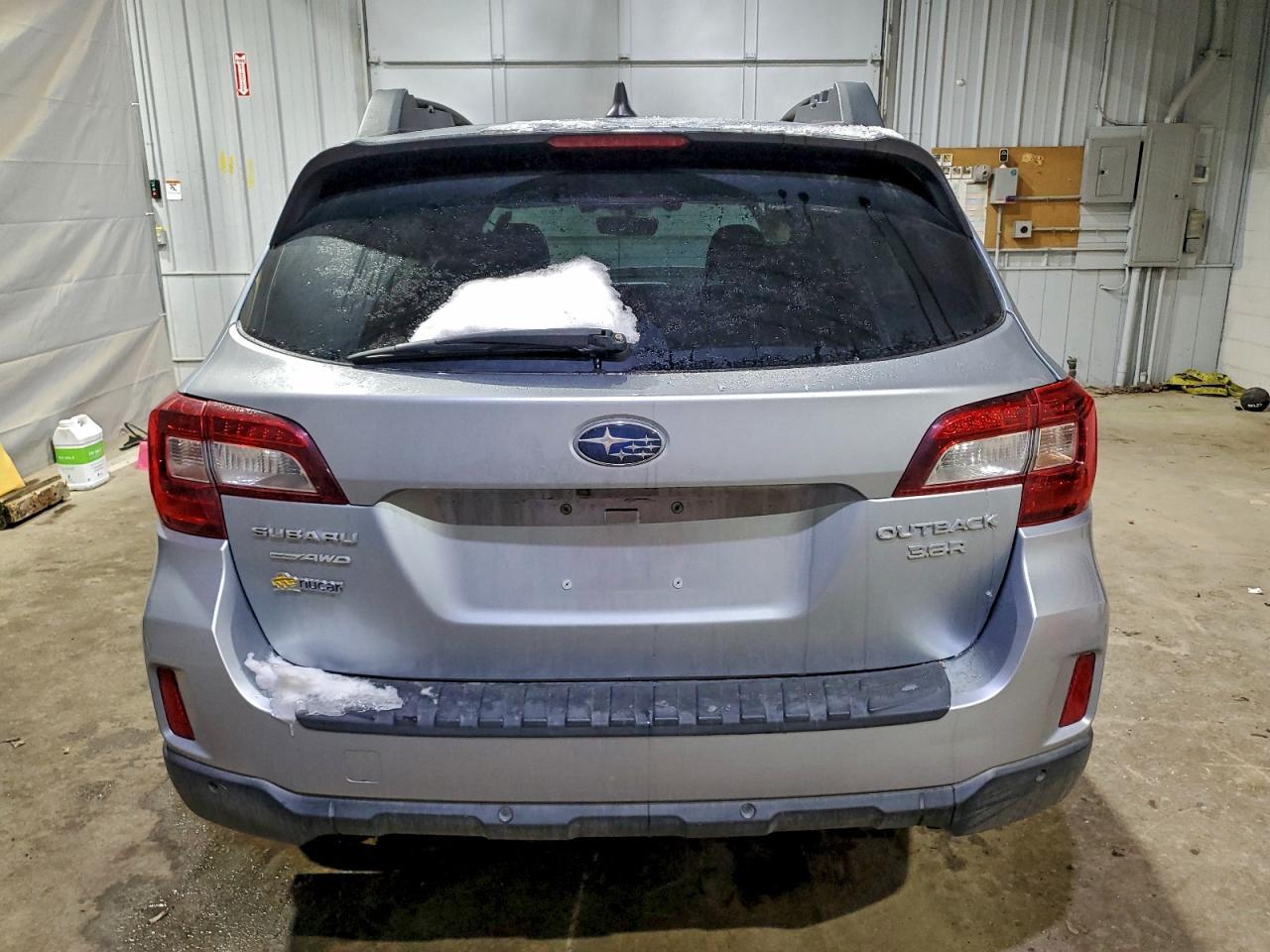 2017 Subaru Outback 3.6R Limited - Image 6
