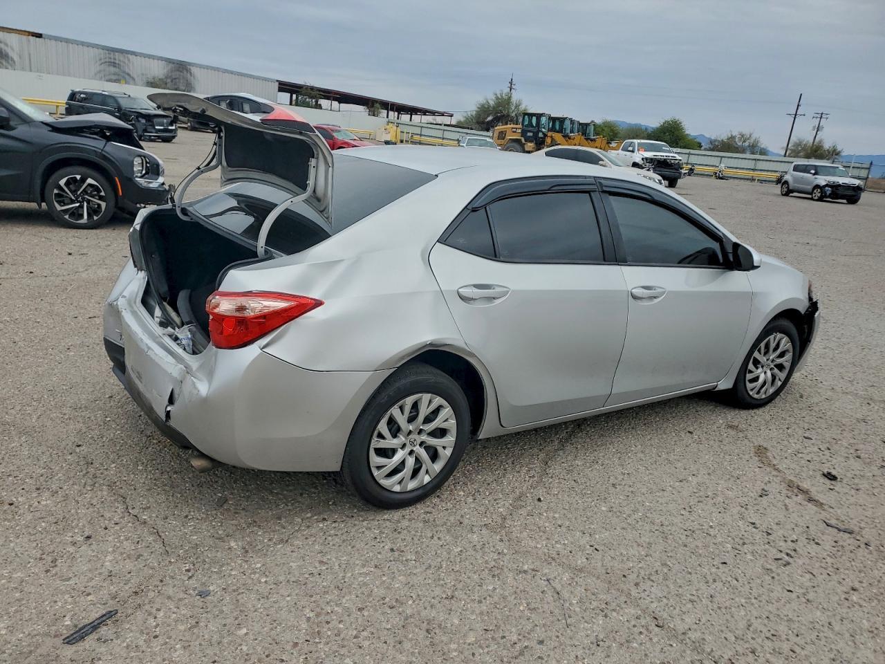 2018 Toyota Corolla L - Фото 3