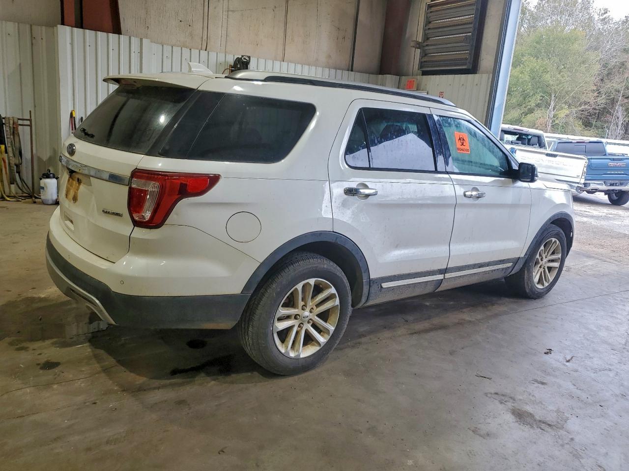 2016 Ford Explorer Xlt - Фото 3