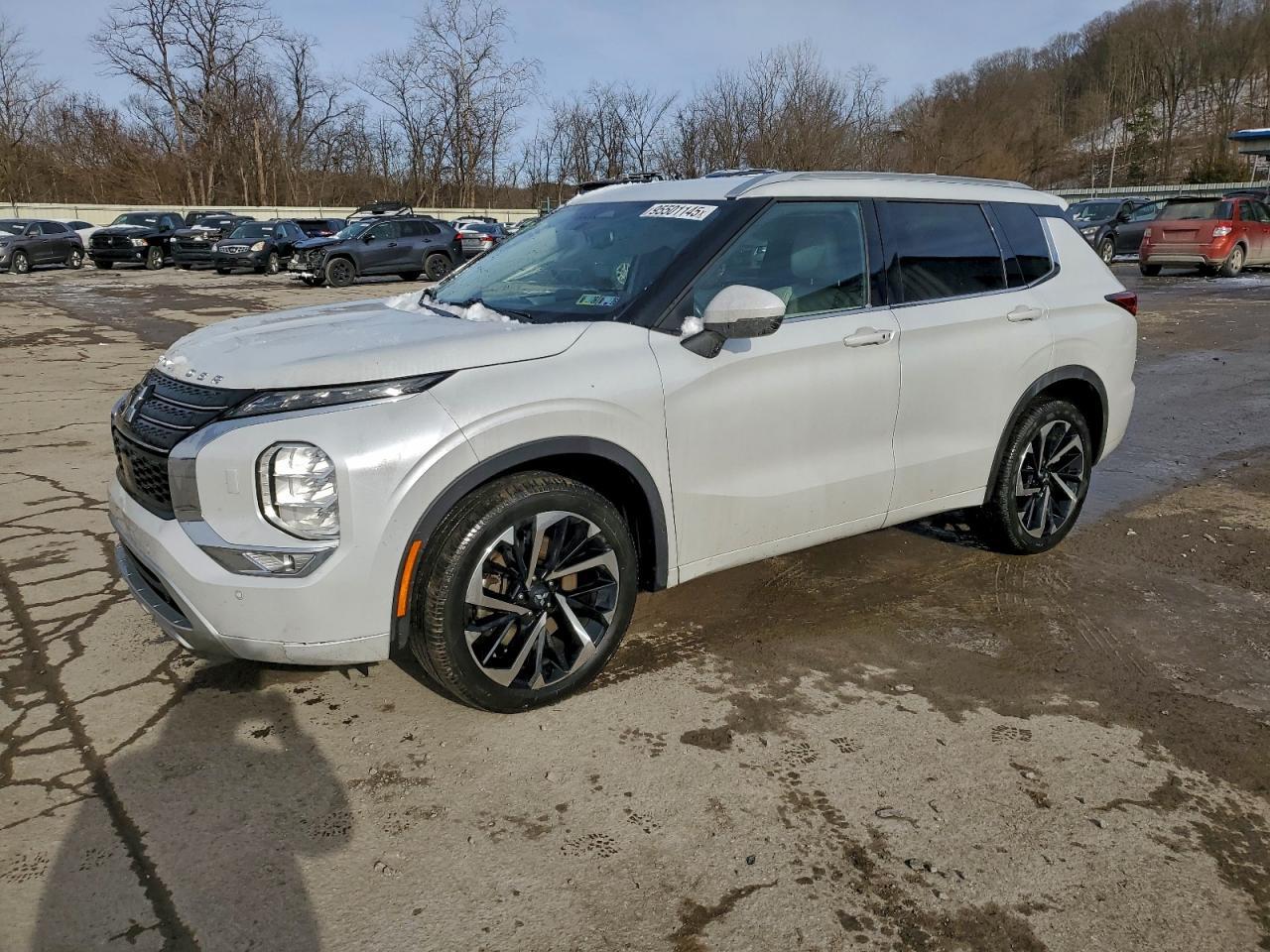 2022 Mitsubishi Outlander Sel