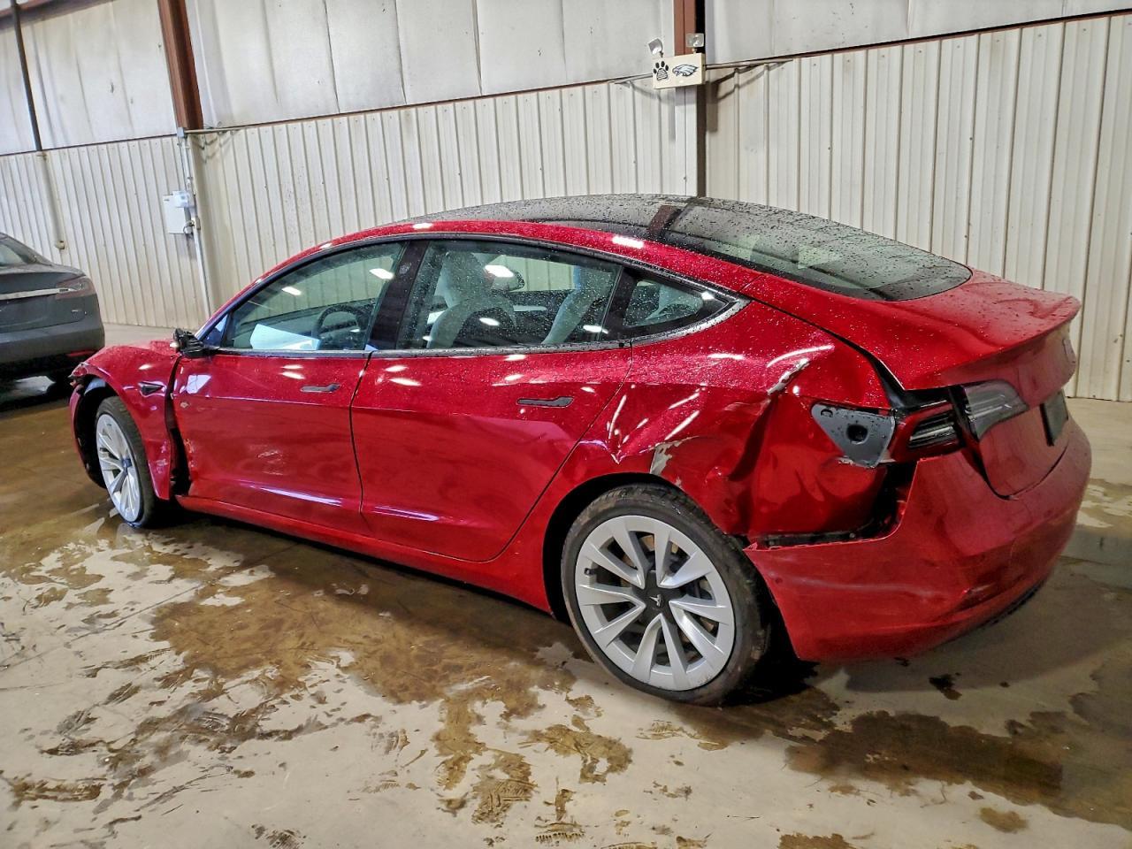 2021 Tesla Model 3 - Фото 2