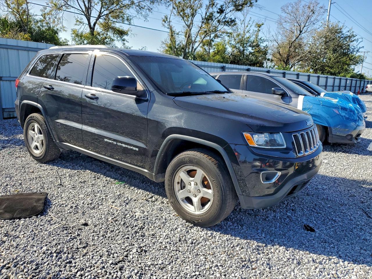 2015 Jeep Grand Cherokee Laredo - Image 4